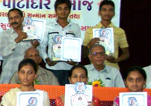 Short essay in gujarati image