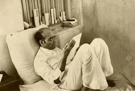 Veer Savarkar's Biography | History of Vinayak Damodar Savarkar